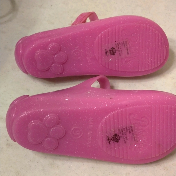 💥 CLOSET CLOSING SALE 💥 Paw Patrol Girls Play Shoes - Picture 2 of 7